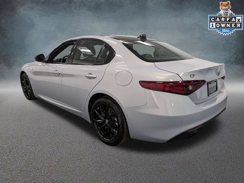 Used 2023 Alfa Romeo Giulia Ti AWD/4WD image 6