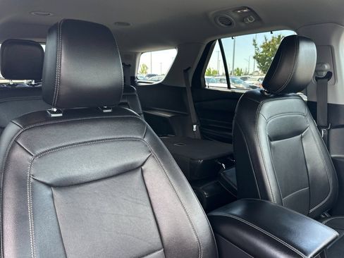 Used 2023 Ford Explorer Limited AWD/4WD image 17