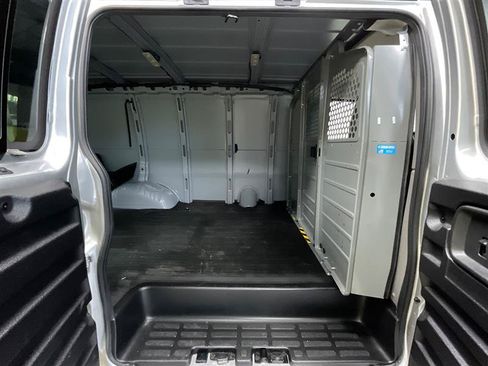 Used 2024 Chevrolet Express 2500 w/ Driver Convenience Package RWD image 18