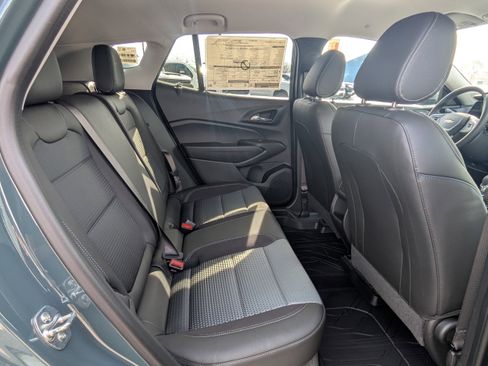New 2026 Chevrolet Trax LT w/ LT Convenience Package image 6