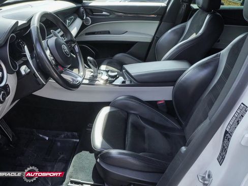 Used 2019 Alfa Romeo Stelvio Quadrifoglio w/ Driver Assist Dynamic Package AWD/4WD image 17