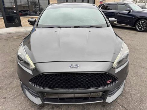 Used 2017 Ford Focus ST w/ Equipment Group 401A image 2