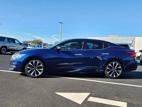 Used 2018 Nissan Maxima SR image 2