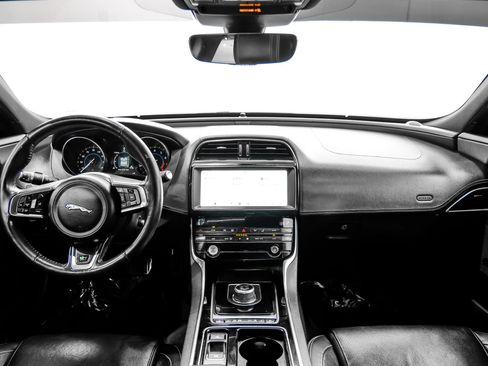 Used 2019 Jaguar XE R-Sport AWD/4WD image 16