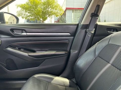 Used 2023 Nissan Altima 2.5 SR image 14
