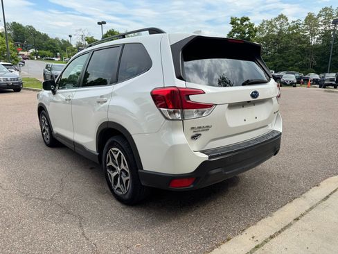 Used 2020 Subaru Forester Premium AWD/4WD image 5