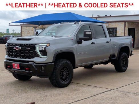 New 2026 Chevrolet Silverado 2500 ZR2 AWD/4WD image 3