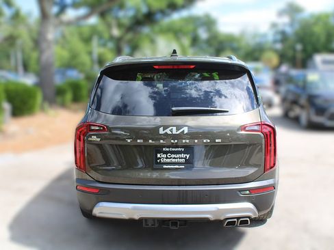 Used 2022 Kia Telluride SX w/ Towing Package FWD image 8