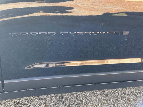 New 2025 Jeep Grand Cherokee Limited image 8