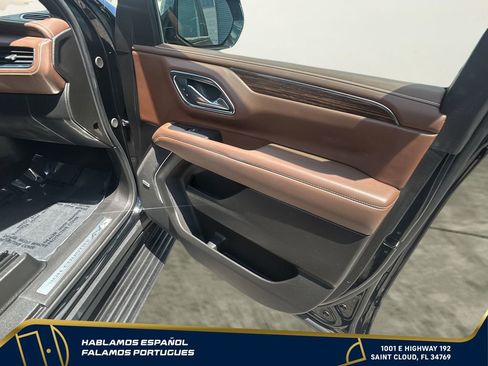 Used 2024 Chevrolet Suburban High Country AWD/4WD image 30