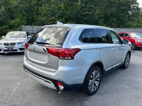 Used 2019 Mitsubishi Outlander SE image 29