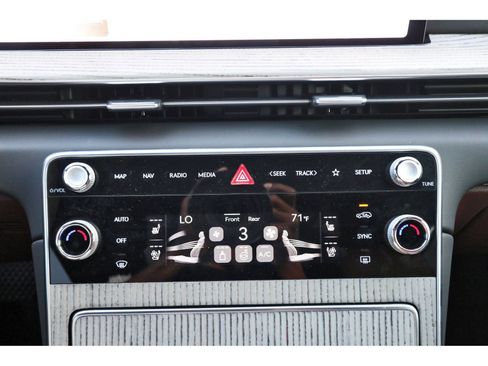 Used 2025 Genesis GV80 3.5T Prestige image 26