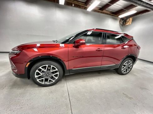 Used 2023 Chevrolet Blazer RS w/ Driver Confidence II Package AWD/4WD image 5