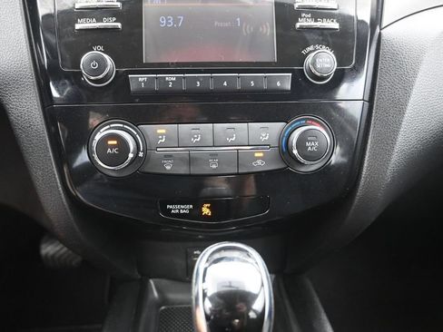 Used 2018 Nissan Rogue Sport S FWD image 17