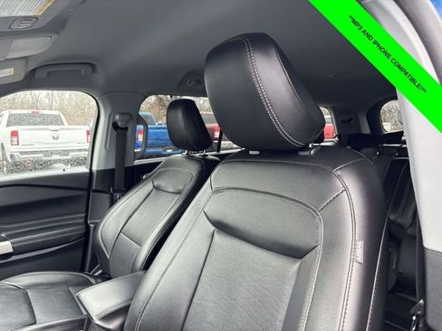 Used 2022 Ford Explorer Limited w/ Equipment Group 301A image 6