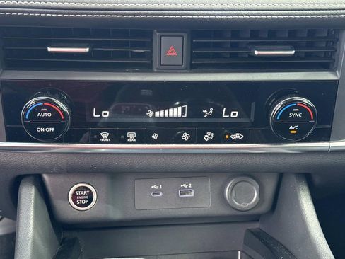 Certified 2023 Nissan Rogue SV image 23