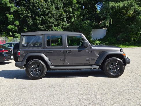 Used 2022 Jeep Wrangler Unlimited Sport AWD/4WD image 2