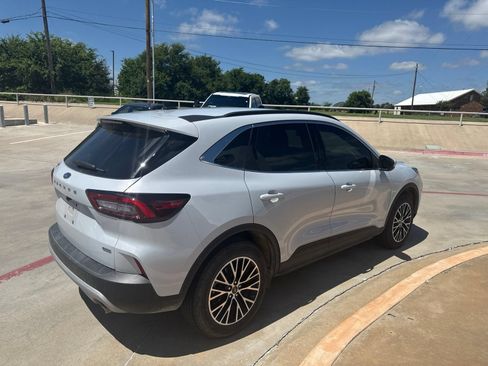 Used 2025 Ford Escape SE FWD image 5
