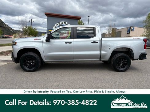 Used 2021 Chevrolet Silverado 1500 LT Trail Boss w/ Convenience Package II image 3