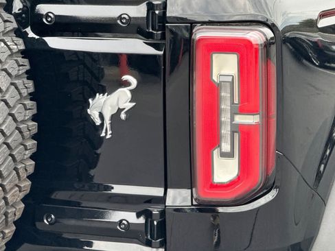 Used 2023 Ford Bronco Badlands image 33