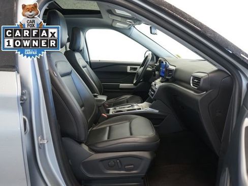 Used 2023 Ford Explorer XLT w/ Equipment Group 202A AWD/4WD image 32