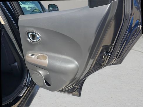 Used 2013 Nissan Juke SV FWD image 20