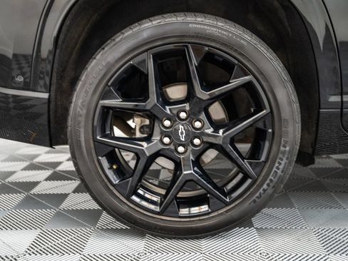 Used 2024 Chevrolet Traverse RS w/ LPO, Floor Liner Package AWD/4WD image 17