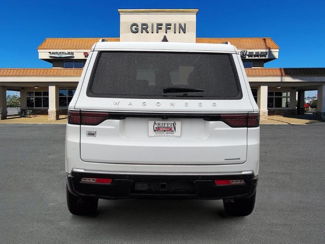 Used 2024 Jeep Wagoneer Series II w/ Flexible Seating Group AWD/4WD image 8