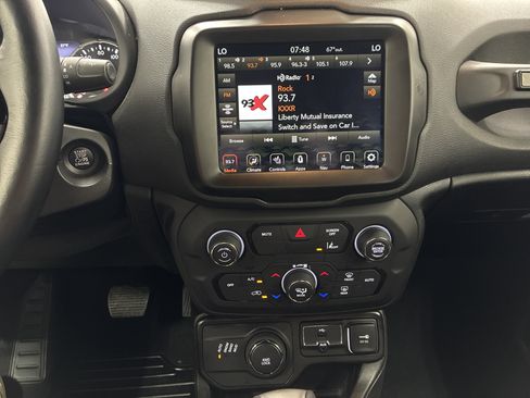 Used 2021 Jeep Renegade Latitude AWD/4WD image 21