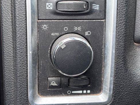 Used 2013 RAM 1500 Classic SLT RWD image 9