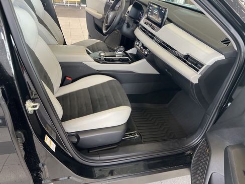 Used 2025 Mitsubishi Outlander SE image 37