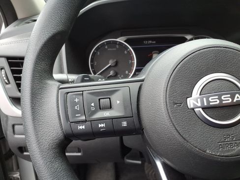 Used 2024 Nissan Rogue S AWD/4WD image 14