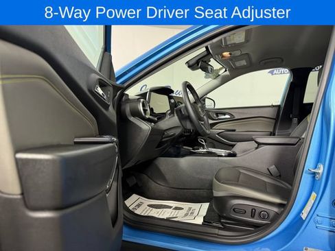Used 2025 Chevrolet Trax ACTIV FWD image 12