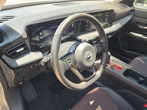 Certified 2026 Nissan Kicks SR FWD image 10