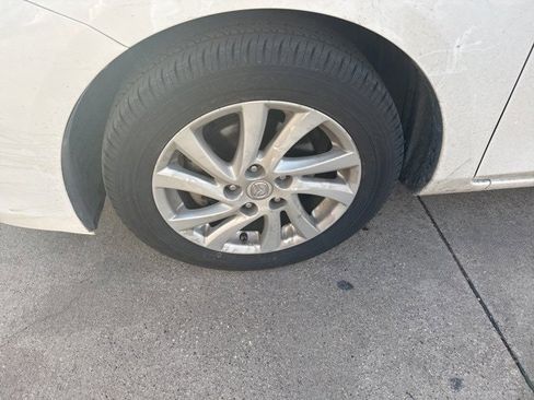 Used 2012 MAZDA MAZDA3 i Touring image 10