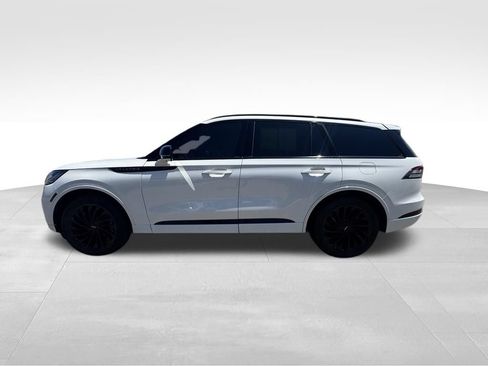Used 2025 Lincoln Aviator Reserve w/ Equipment Group 201A AWD/4WD image 12
