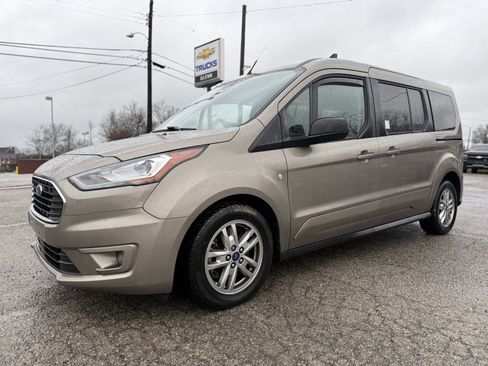 Used 2019 Ford Transit Connect XLT w/ XLT Premium Package image 2
