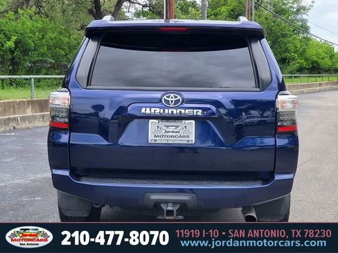 Used 2018 Toyota 4Runner SR5 Premium AWD/4WD image 4