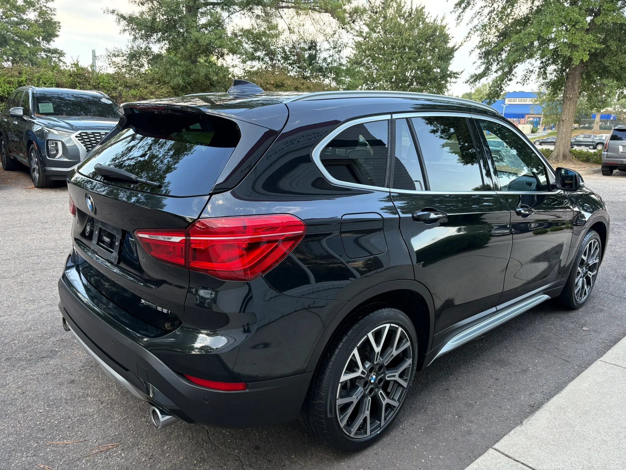 Used 2021 BMW X1 xDrive28i w/ Convenience Package AWD/4WD image 5
