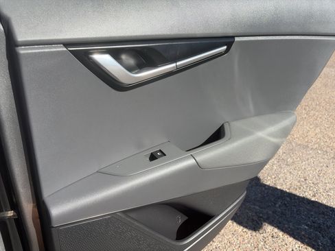Used 2023 Kia Niro SX Touring FWD image 26