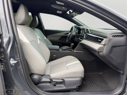 Used 2025 Toyota Camry SE FWD image 12