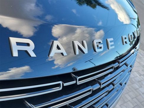 New 2026 Land Rover Range Rover Long Wheelbase SE image 9