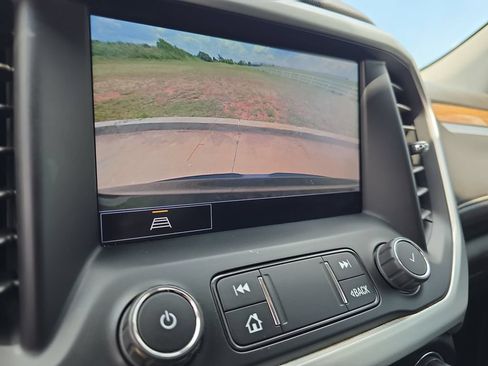 Used 2022 GMC Acadia SLE w/ Driver Convenience Package FWD image 24