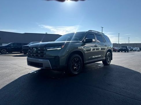 Used 2026 Honda Pilot TrailSport image 3