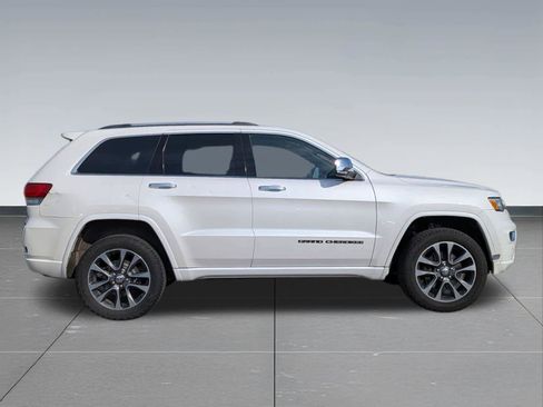 Used 2018 Jeep Grand Cherokee Overland AWD/4WD image 7