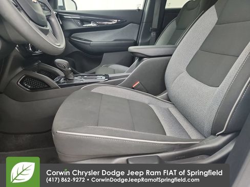 Used 2025 Chevrolet TrailBlazer LT AWD/4WD image 19