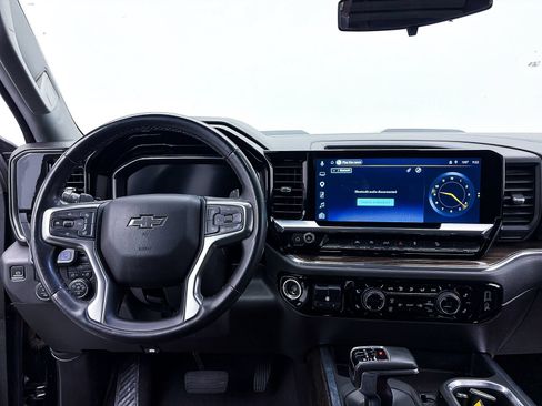 Used 2023 Chevrolet Silverado 1500 LT Trail Boss AWD/4WD image 4