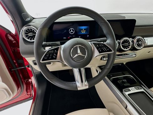 Certified 2025 Mercedes-Benz GLB 250 image 12