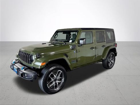 Used 2024 Jeep Wrangler Unlimited AWD/4WD image 2