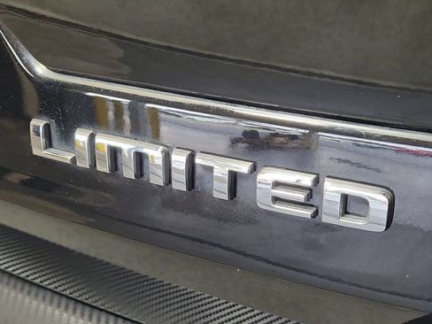 Used 2023 Jeep Grand Cherokee Limited AWD/4WD image 7